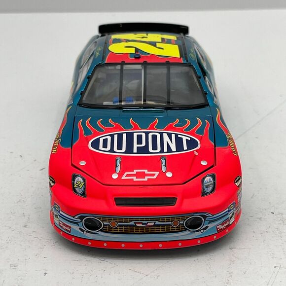 Motorsports Authentics Jeff Gordon DuPont '57 #24 Chevy Monte Carlo Color Chrome - Picture 3 of 16